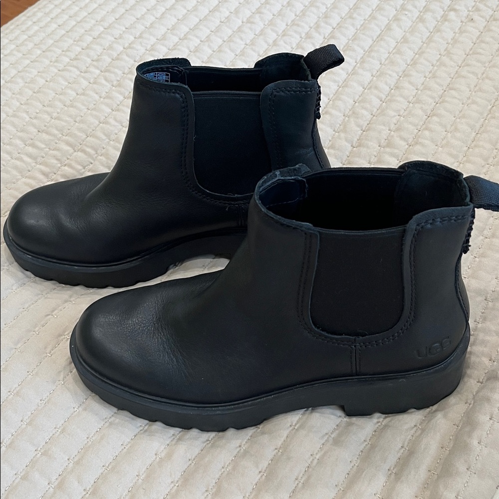 UGG Black Leather Chelsea Boots
